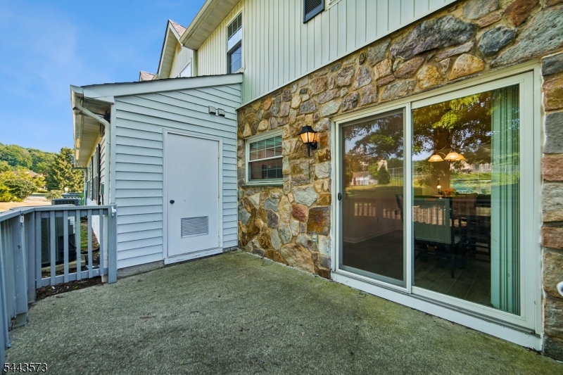 29 Coachlight Dr