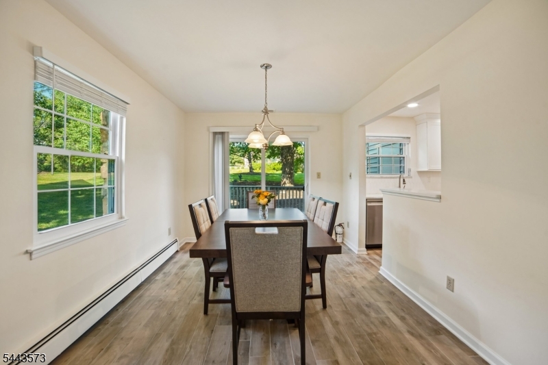 29 Coachlight Dr