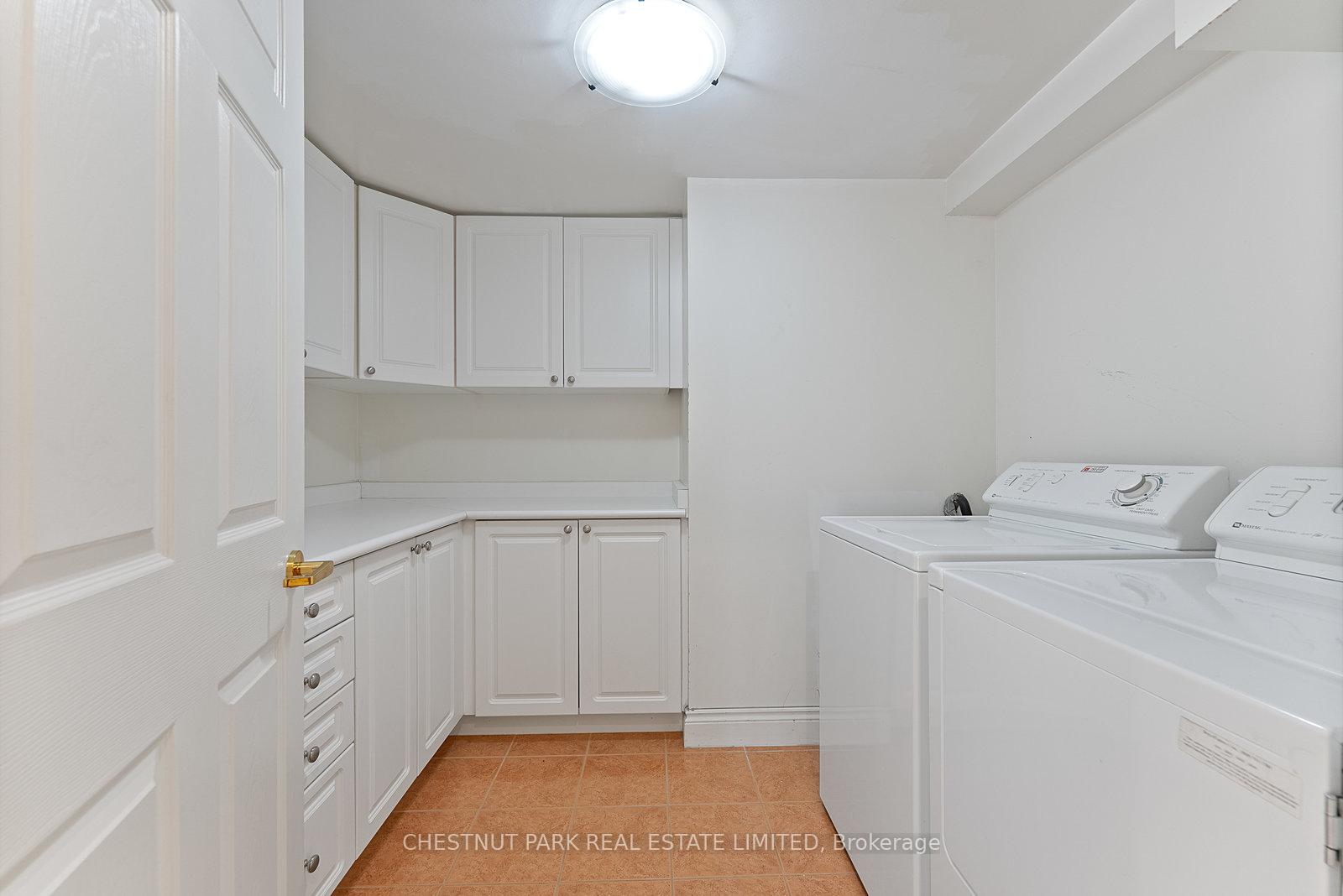 889 Bay Street 1610, Toronto C01 Unit: 1610