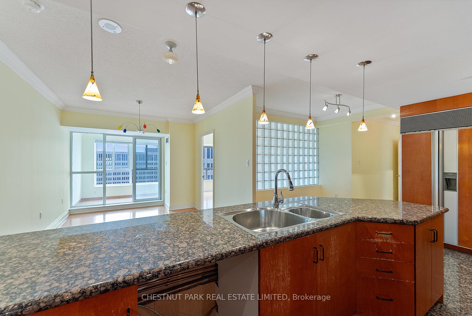 889 Bay Street 1610, Toronto C01 Unit: 1610