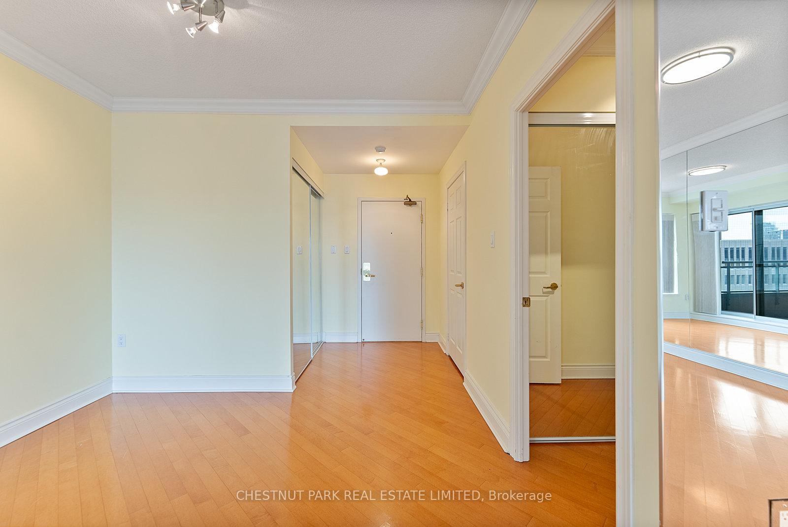 889 Bay Street 1610, Toronto C01 Unit: 1610