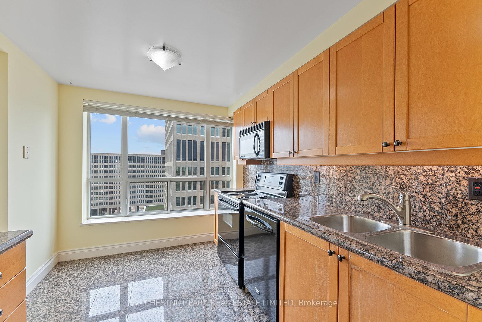 889 Bay Street 1610, Toronto C01 Unit: 1610