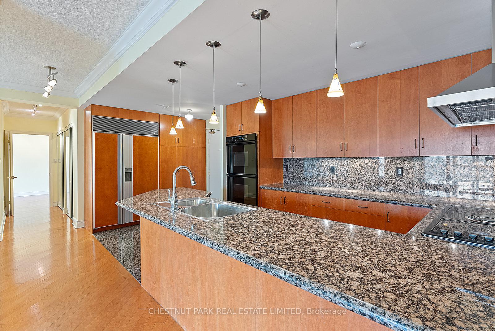 889 Bay Street 1610, Toronto C01 Unit: 1610