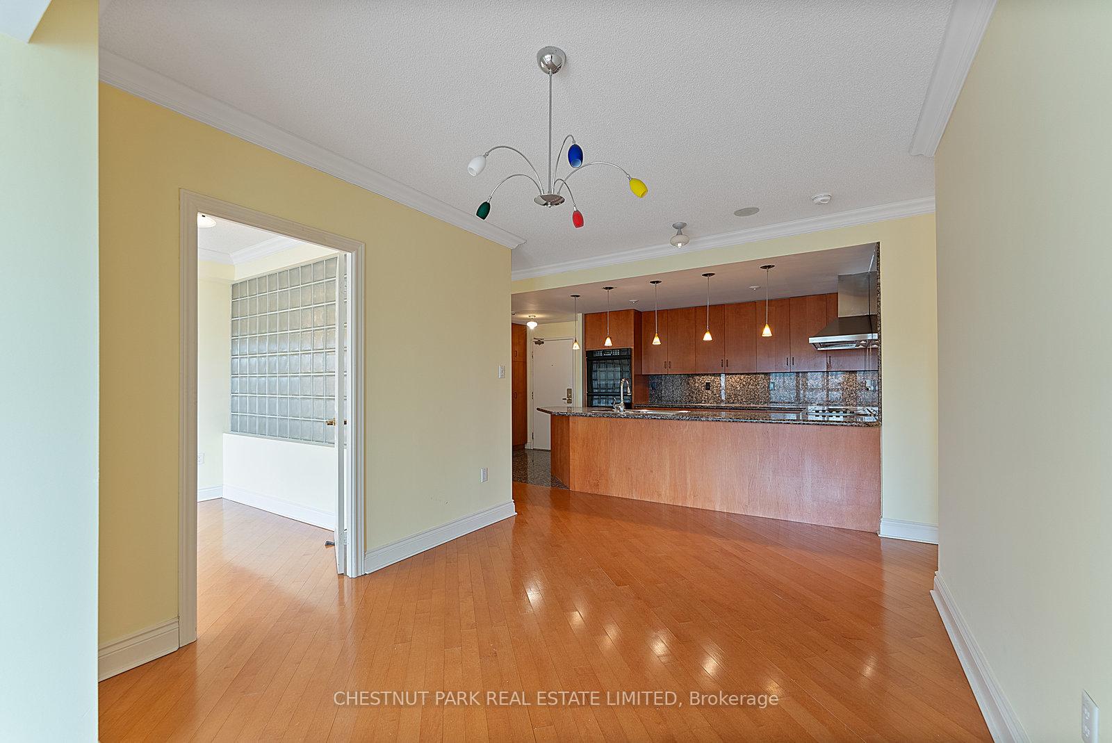 889 Bay Street 1610, Toronto C01 Unit: 1610