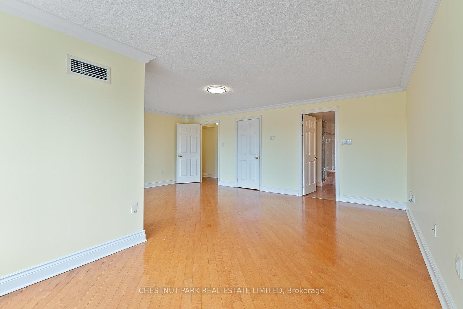 889 Bay Street 1610, Toronto C01 Unit: 1610