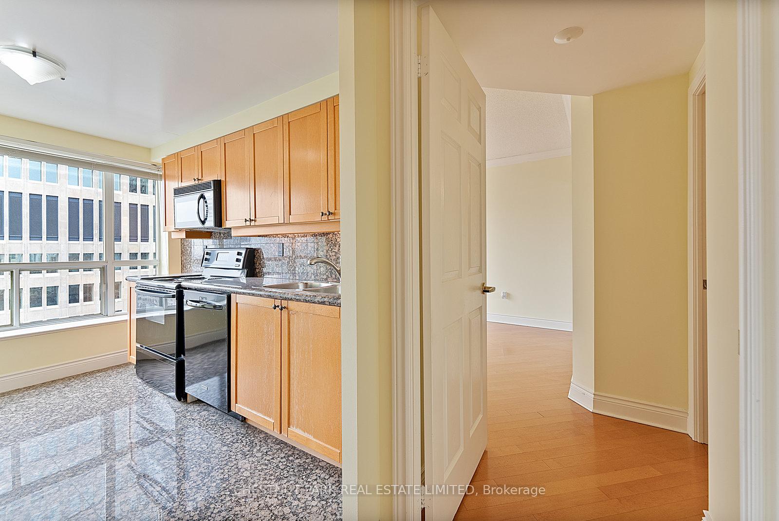 889 Bay Street 1610, Toronto C01 Unit: 1610