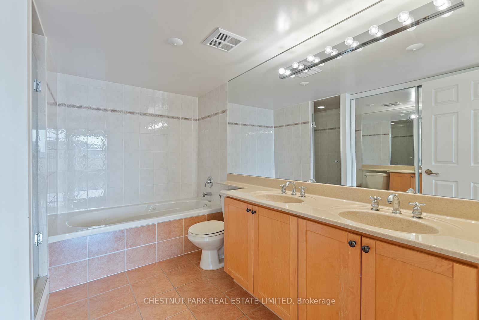 889 Bay Street 1610, Toronto C01 Unit: 1610