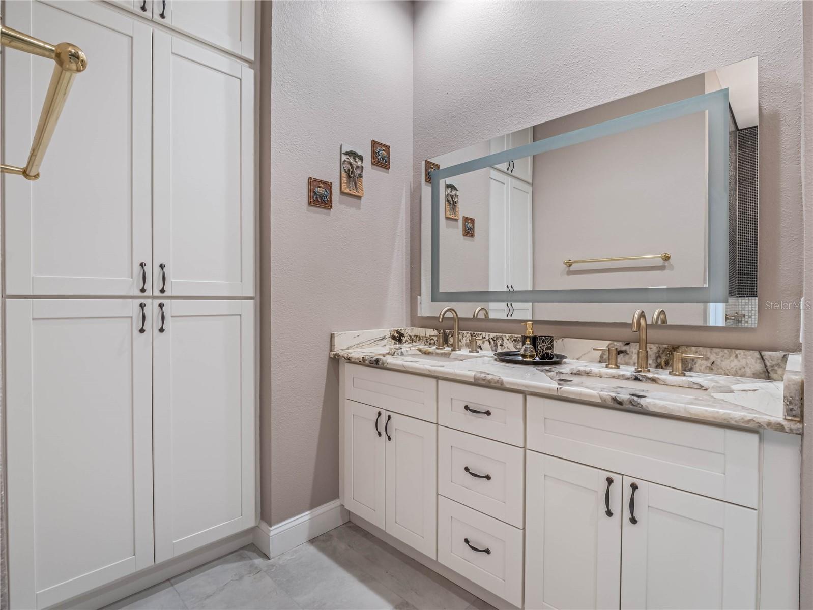 322 E CENTRAL BLVD #401