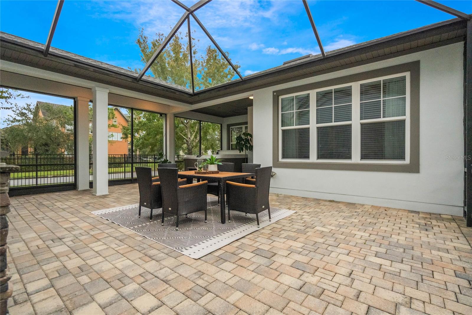 8391 LAUREATE BLVD