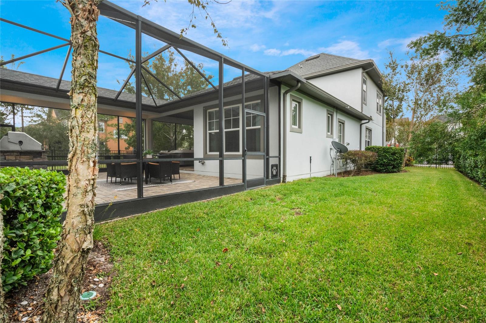 8391 LAUREATE BLVD