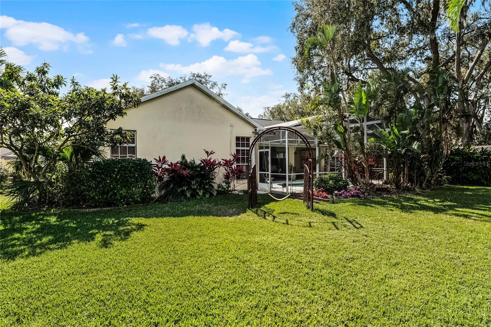 5219 HAMMOCK CIR
