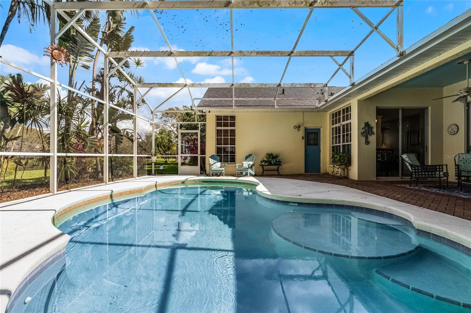 5219 HAMMOCK CIR