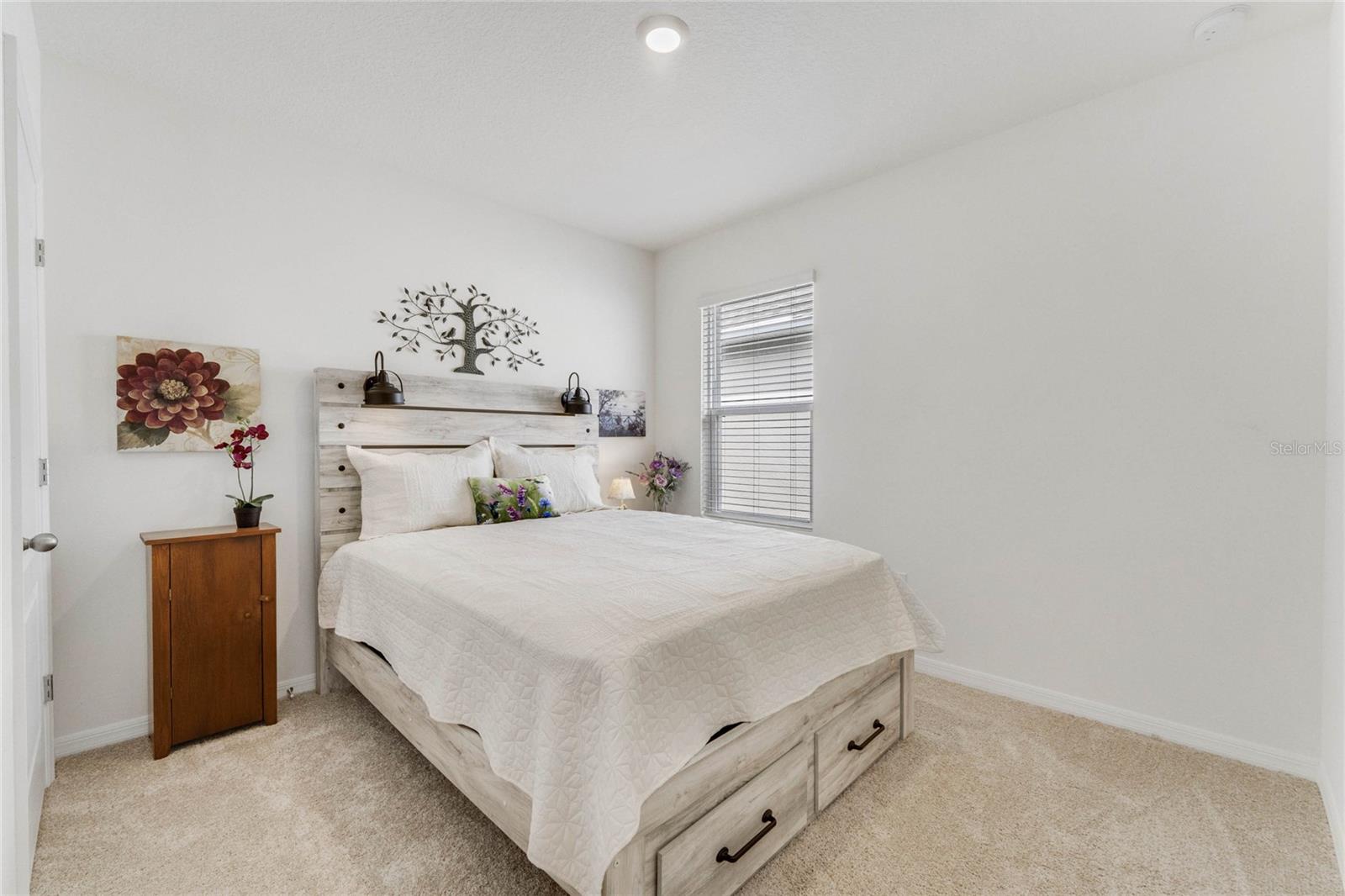 1192 SABLE GLEN DR