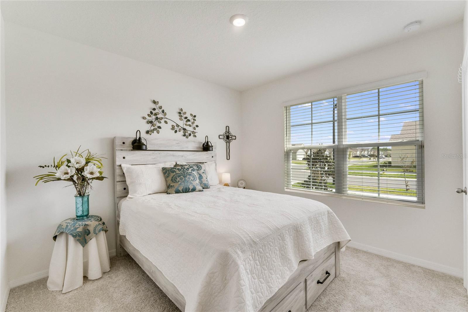 1192 SABLE GLEN DR