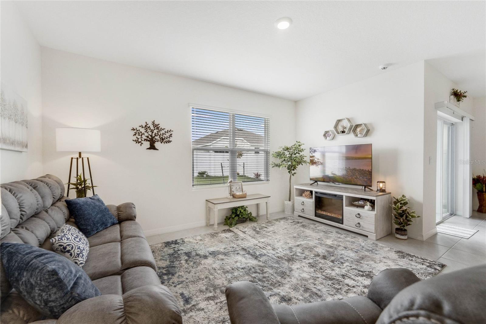 1192 SABLE GLEN DR