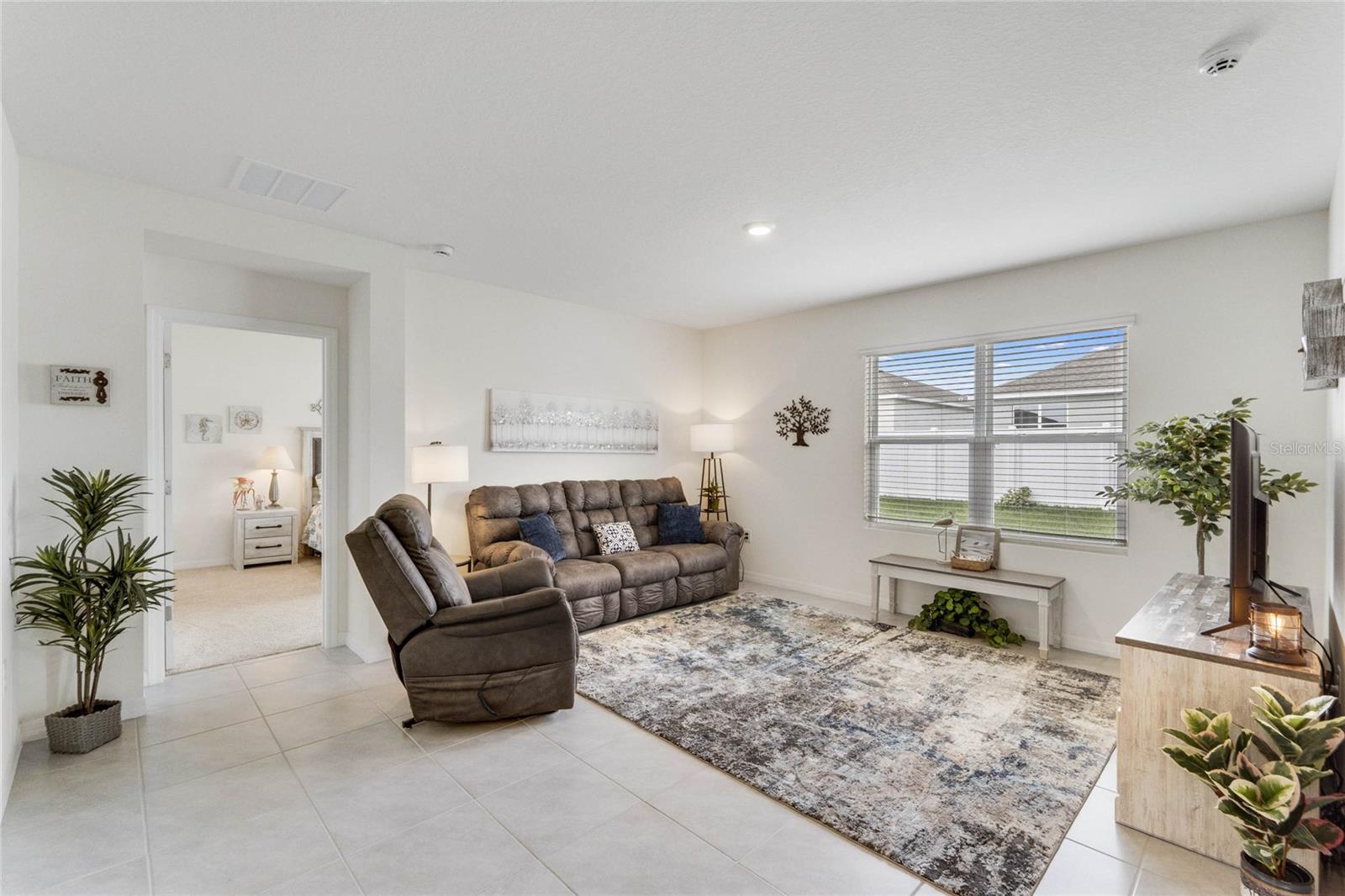 1192 SABLE GLEN DR