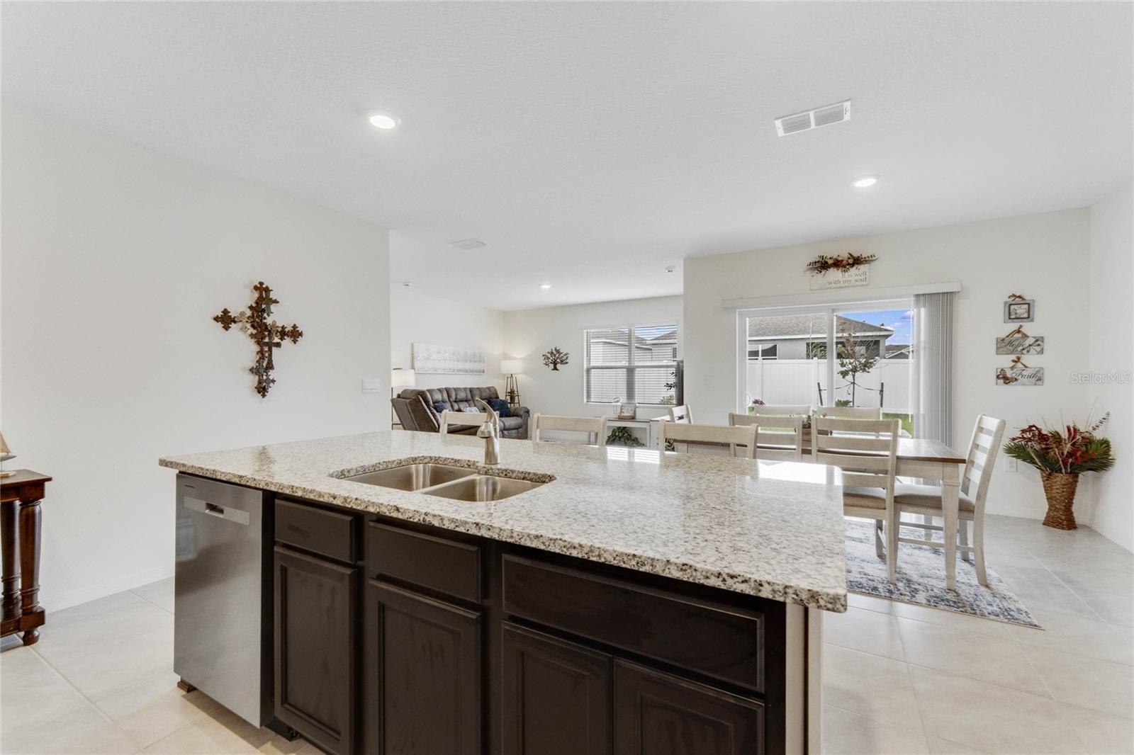 1192 SABLE GLEN DR