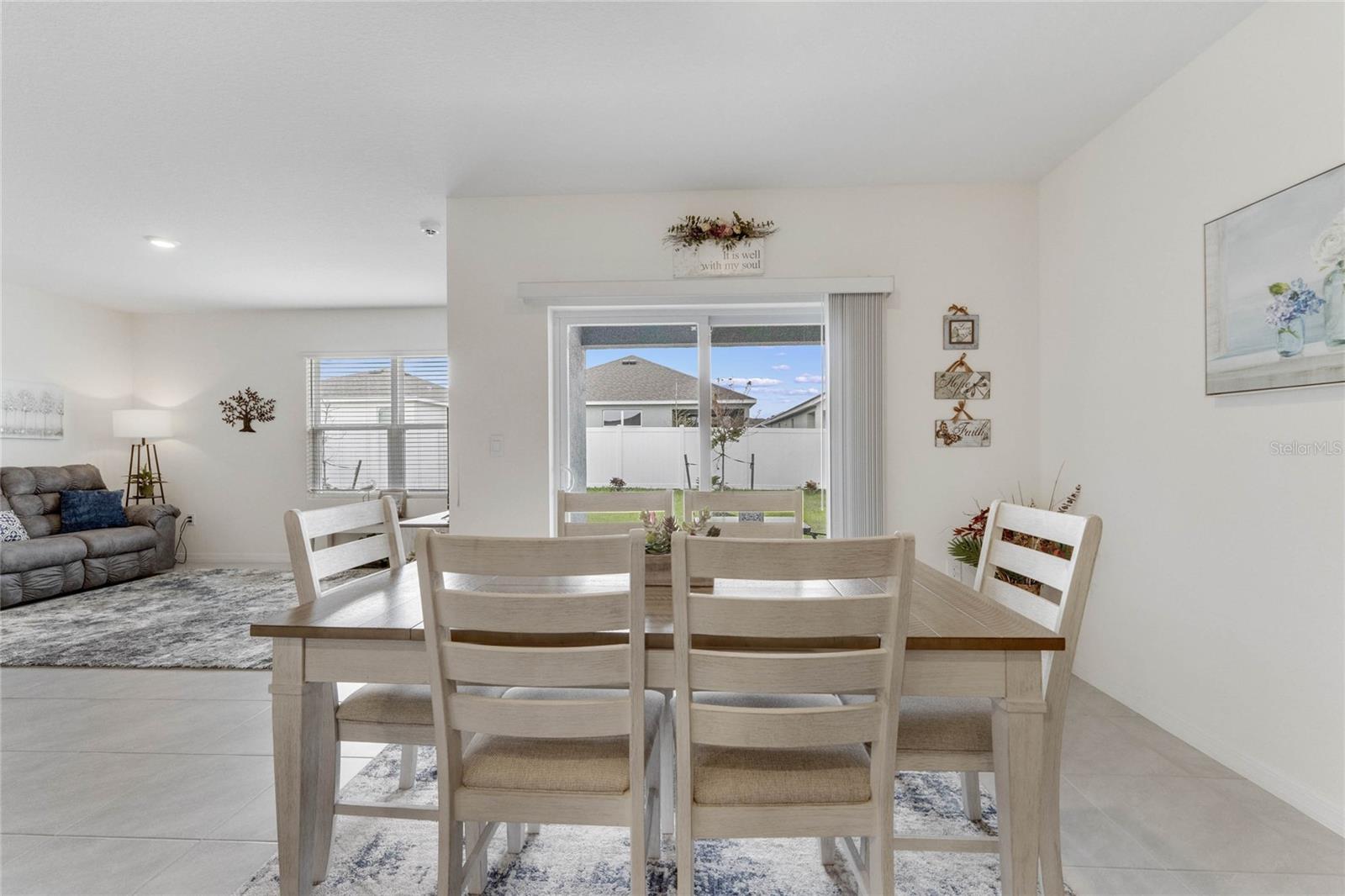 1192 SABLE GLEN DR