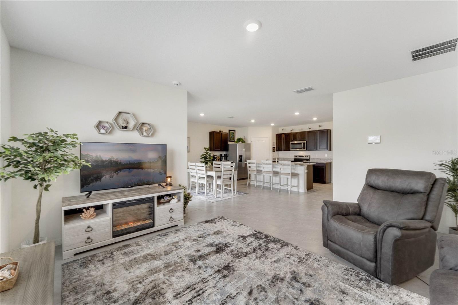 1192 SABLE GLEN DR