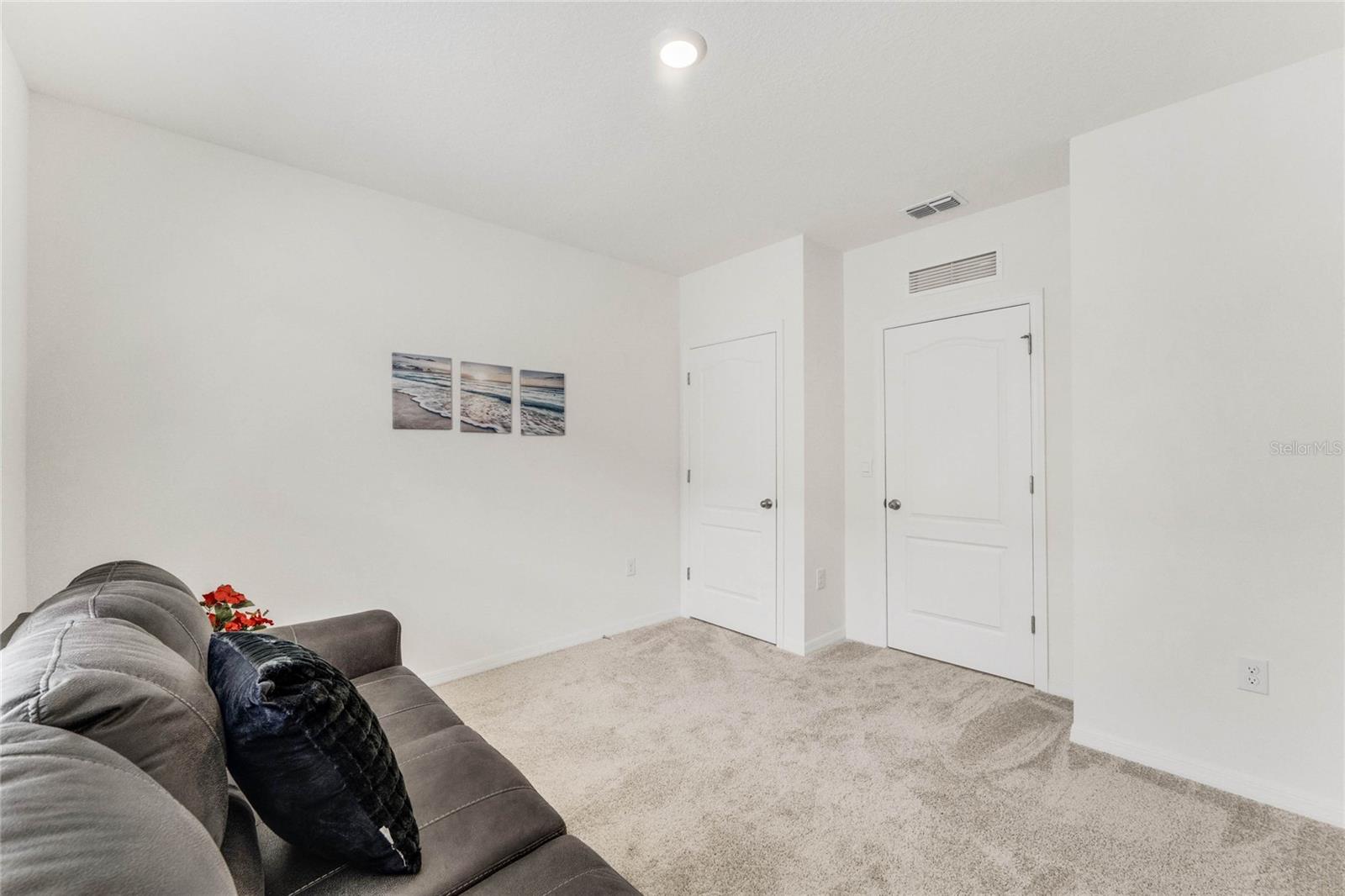 1192 SABLE GLEN DR