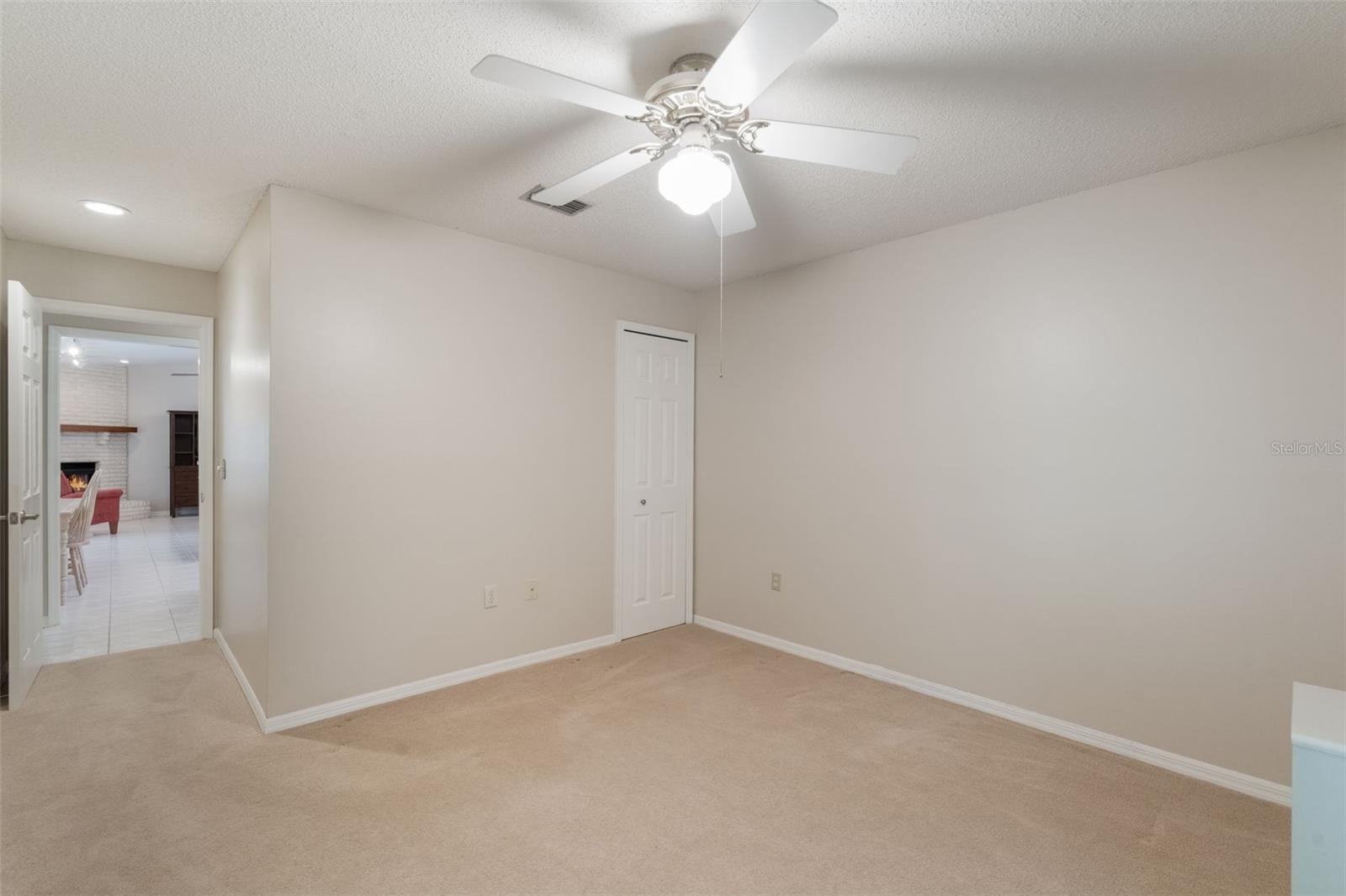 957 YELLOW ROSE DR