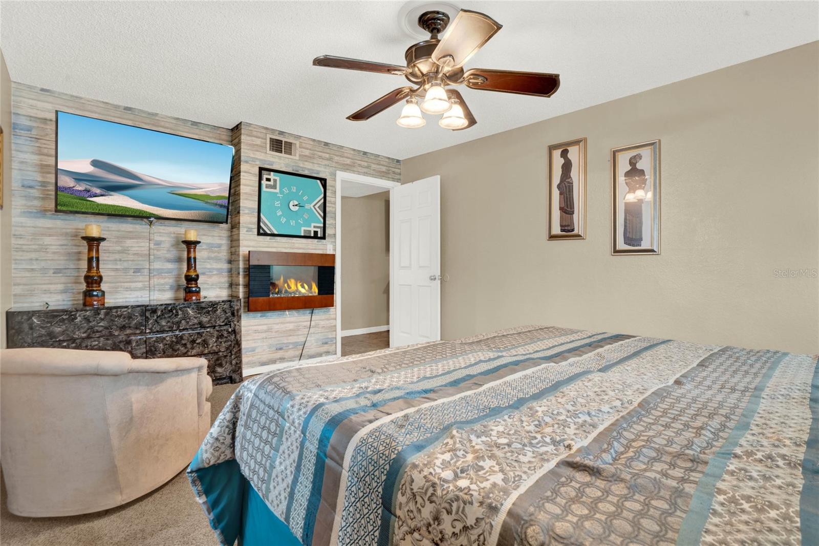 5545 DEVONBRIAR WAY #206