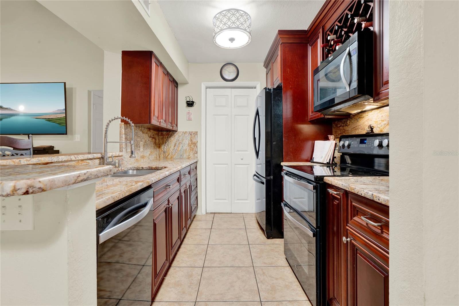 5545 DEVONBRIAR WAY #206