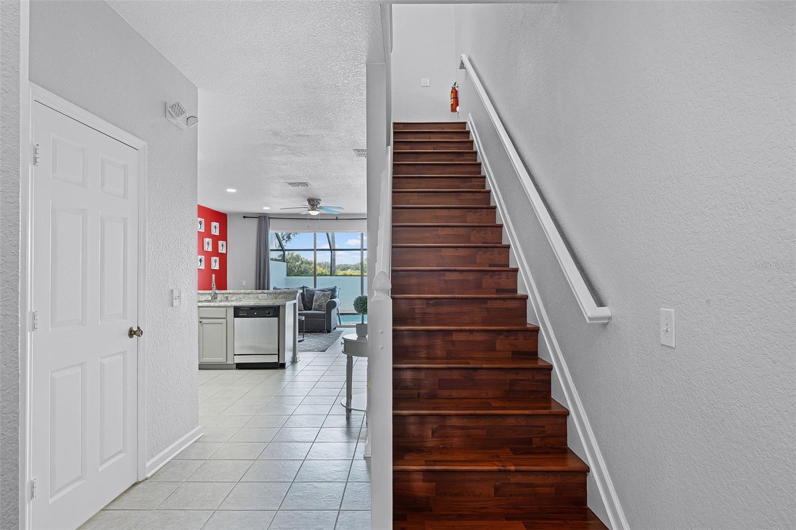 7677 FITZCLARENCE ST