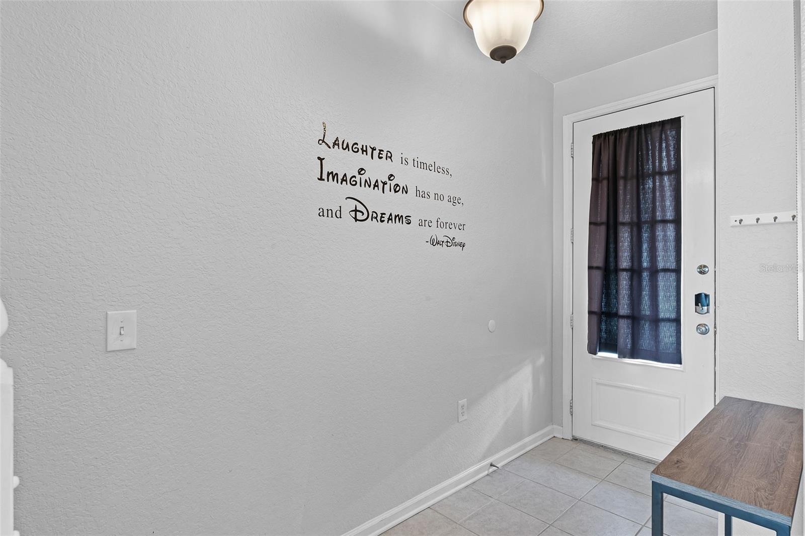 7677 FITZCLARENCE ST