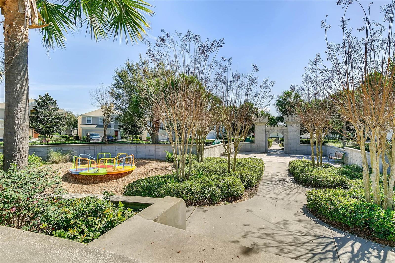 7677 FITZCLARENCE ST