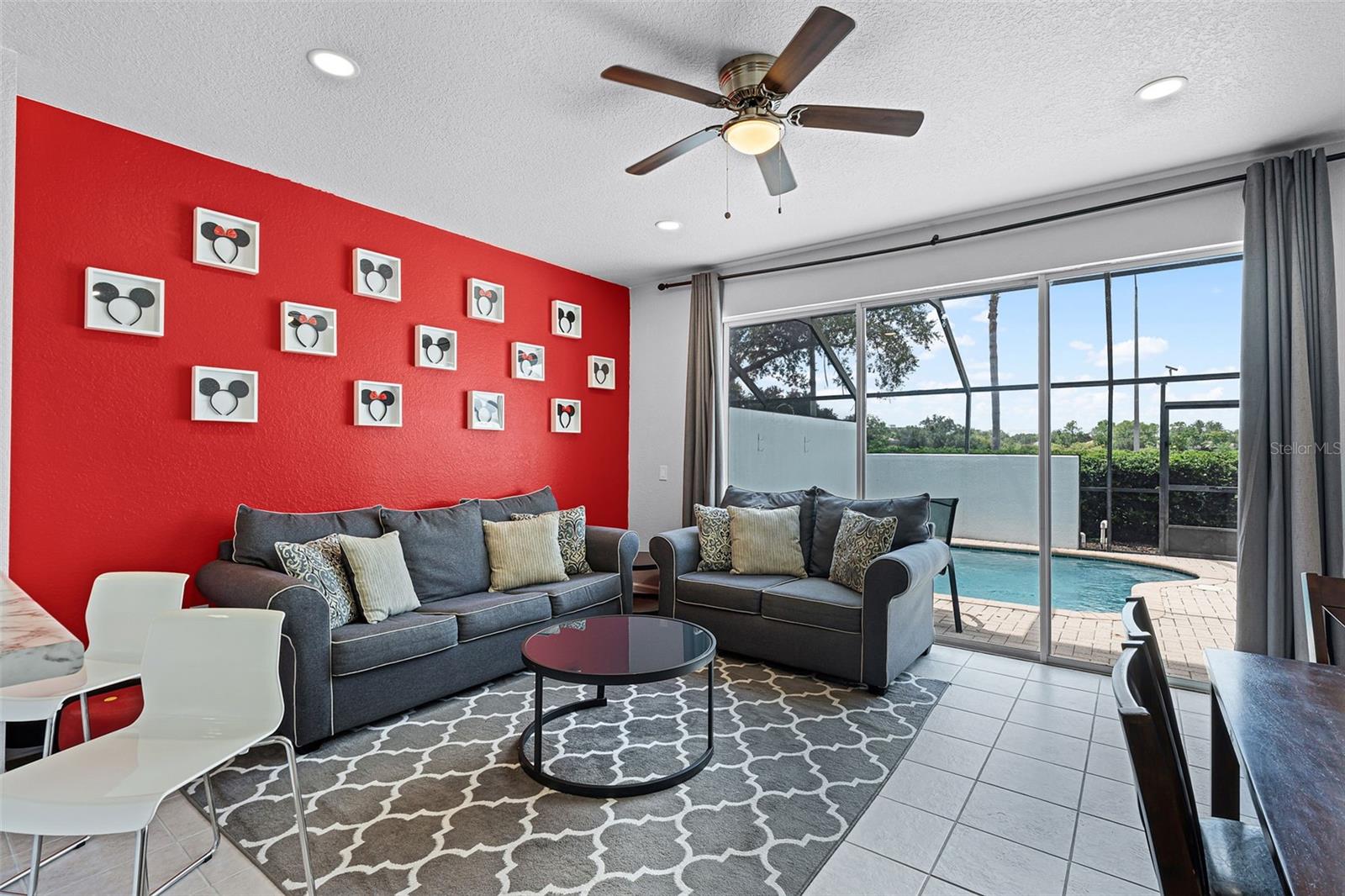 7677 FITZCLARENCE ST