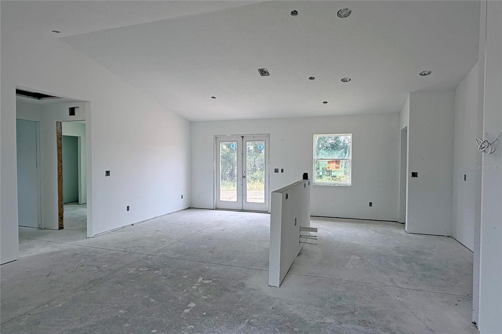 102 N DUPONT TER