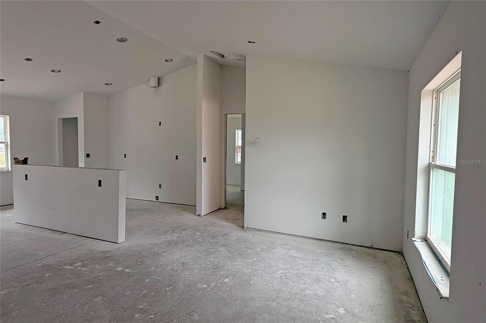 102 N DUPONT TER