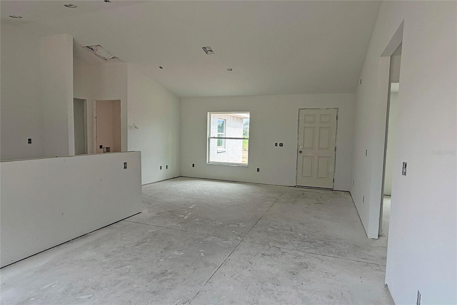 102 N DUPONT TER
