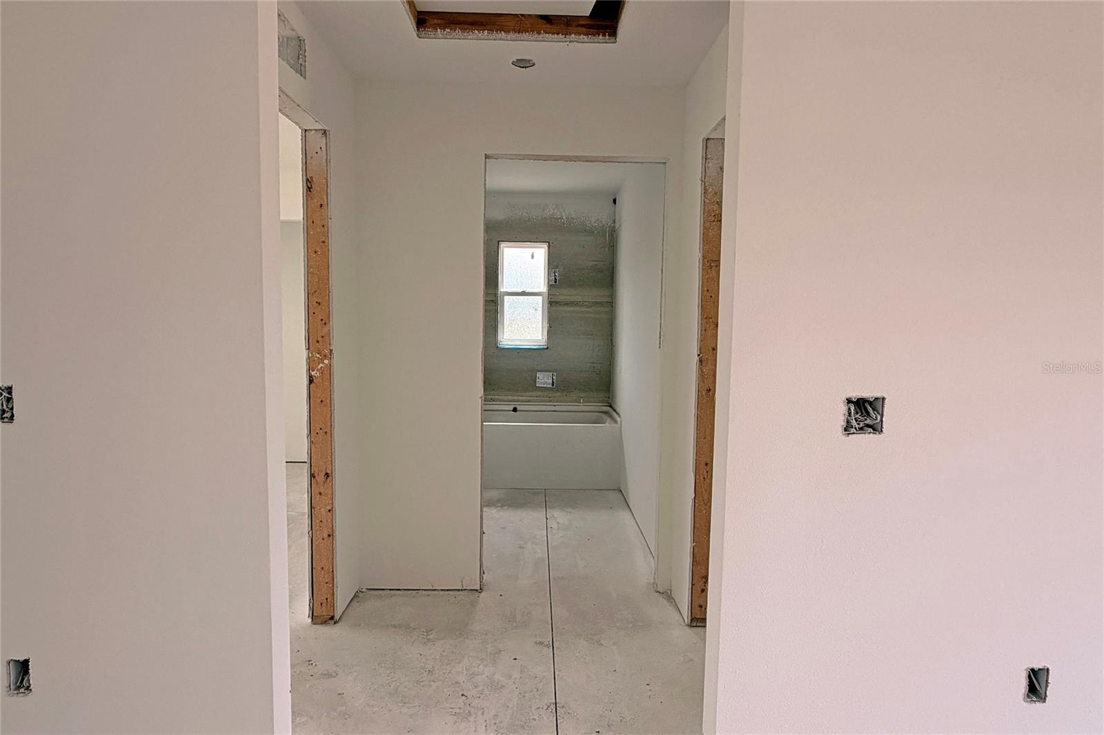102 N DUPONT TER