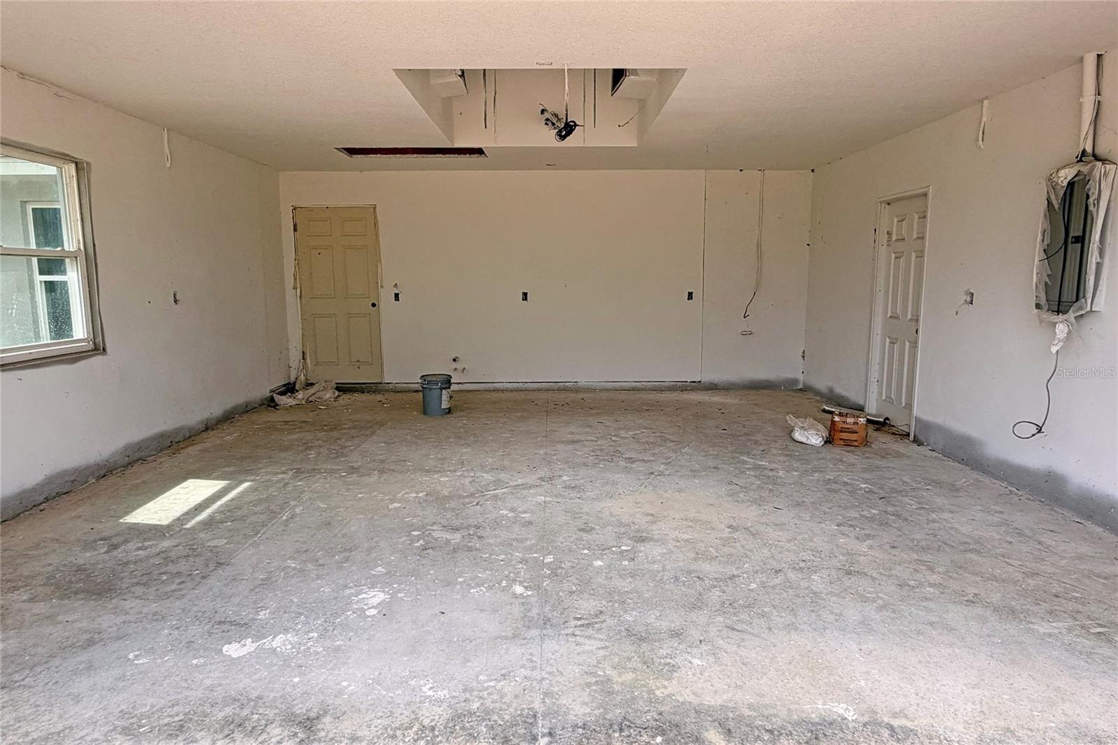 102 N DUPONT TER