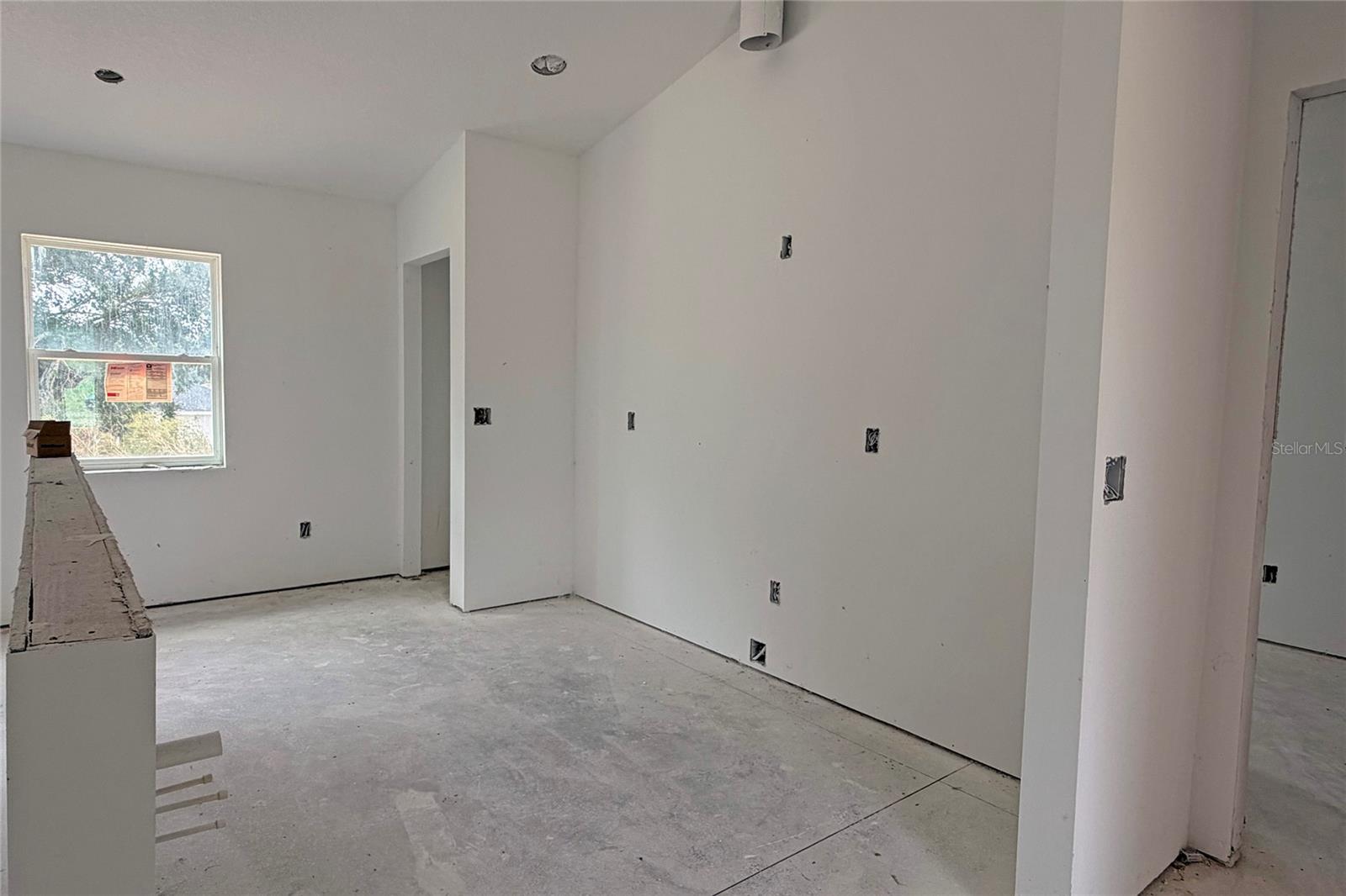 102 N DUPONT TER