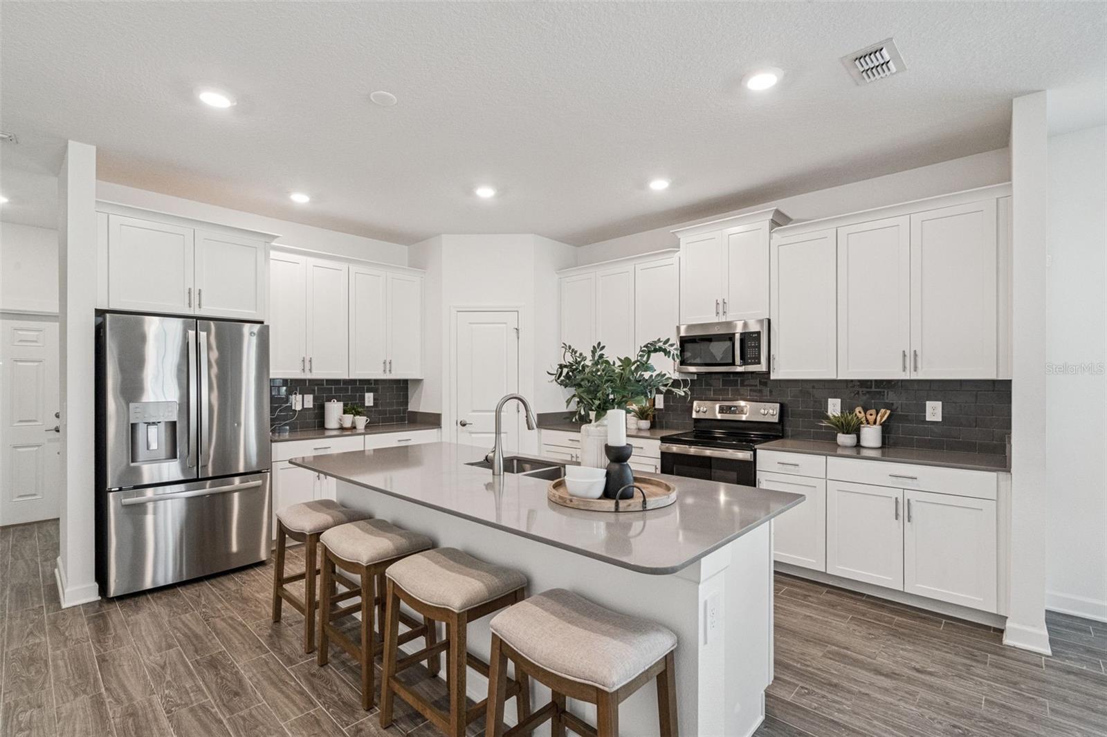 1751 GOOD NEIGHBOR LOOP