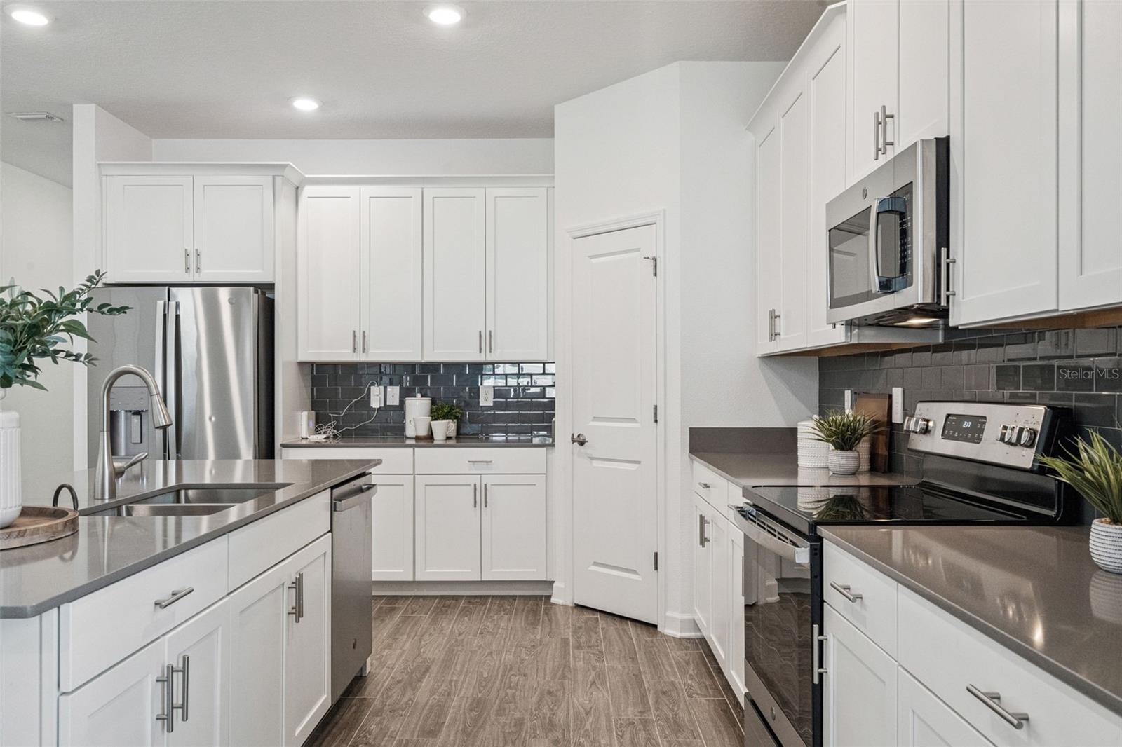 1751 GOOD NEIGHBOR LOOP