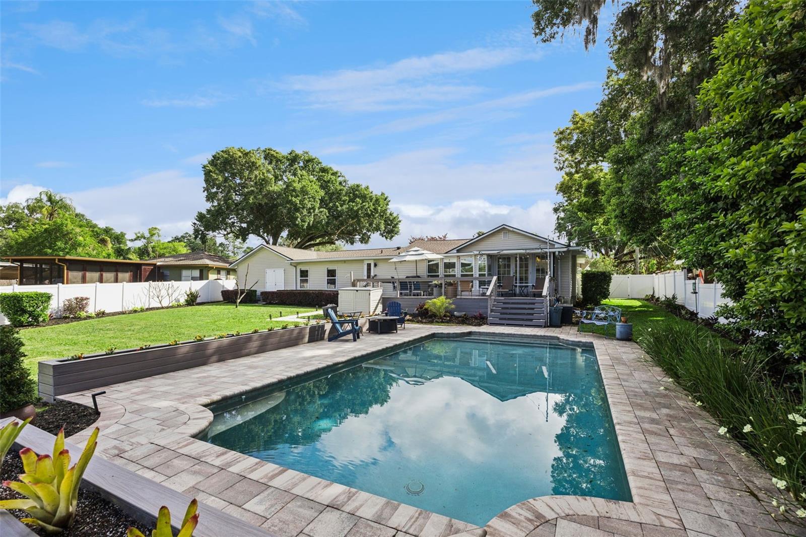 2100 MAE ST