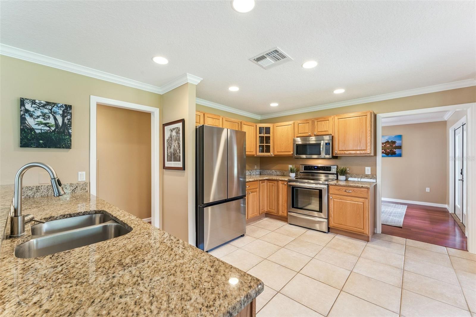 5203 HAMMOCK POINTE CT