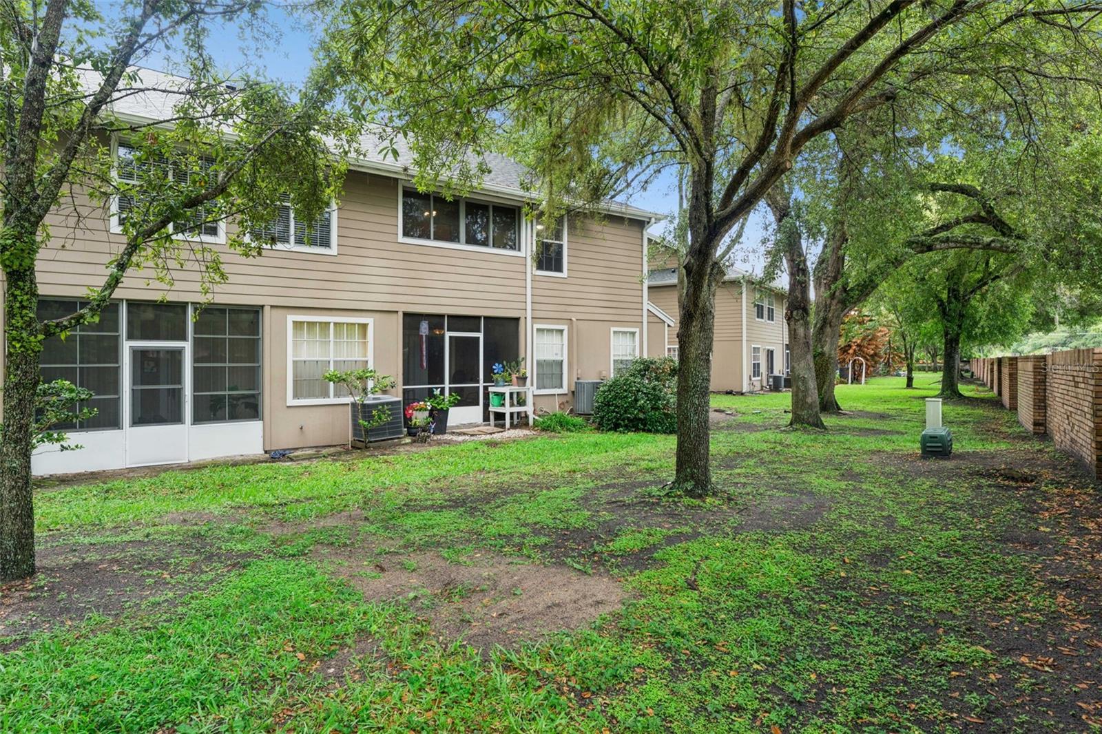 683 POST OAK CIR #105