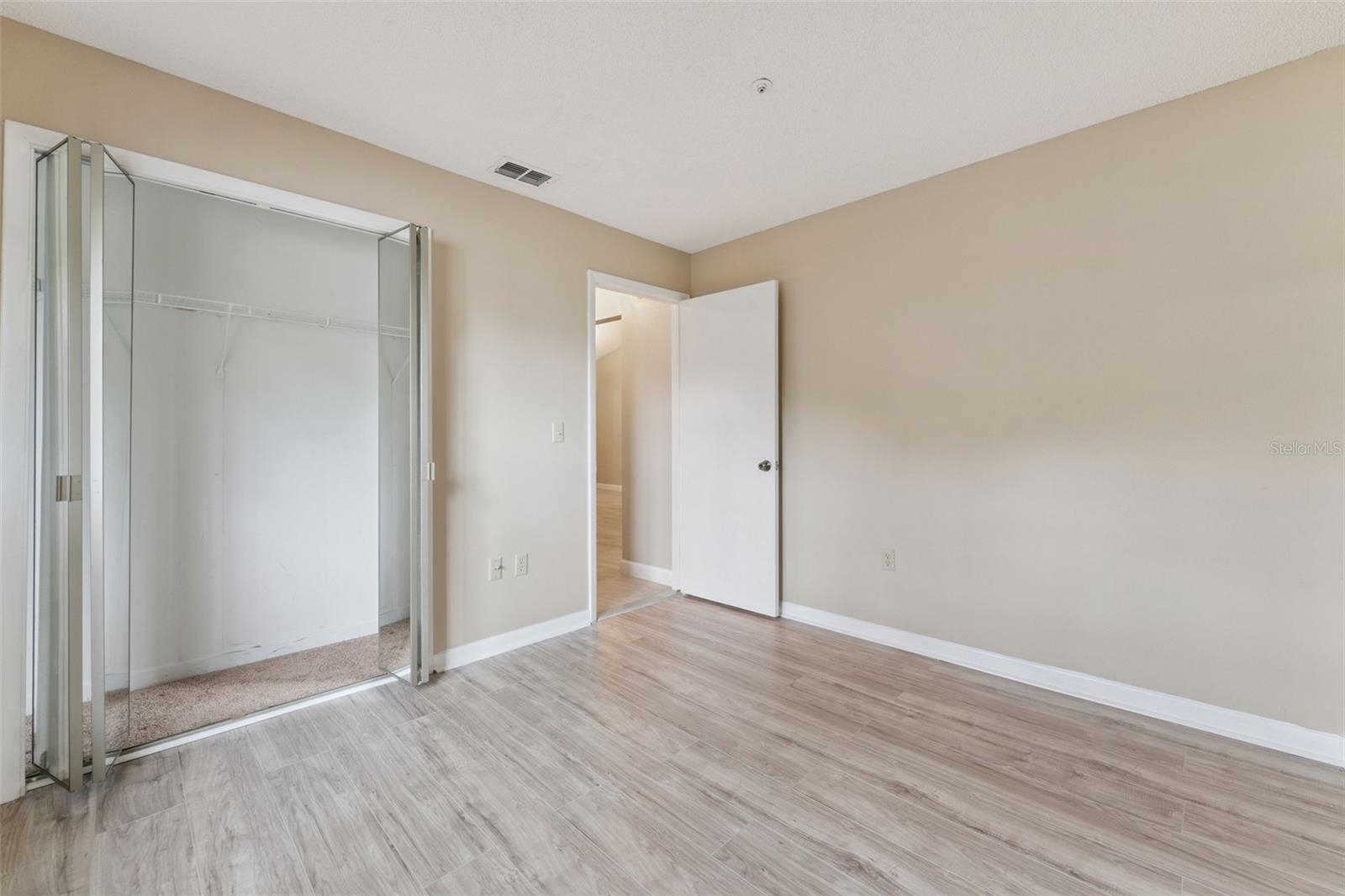 683 POST OAK CIR #105