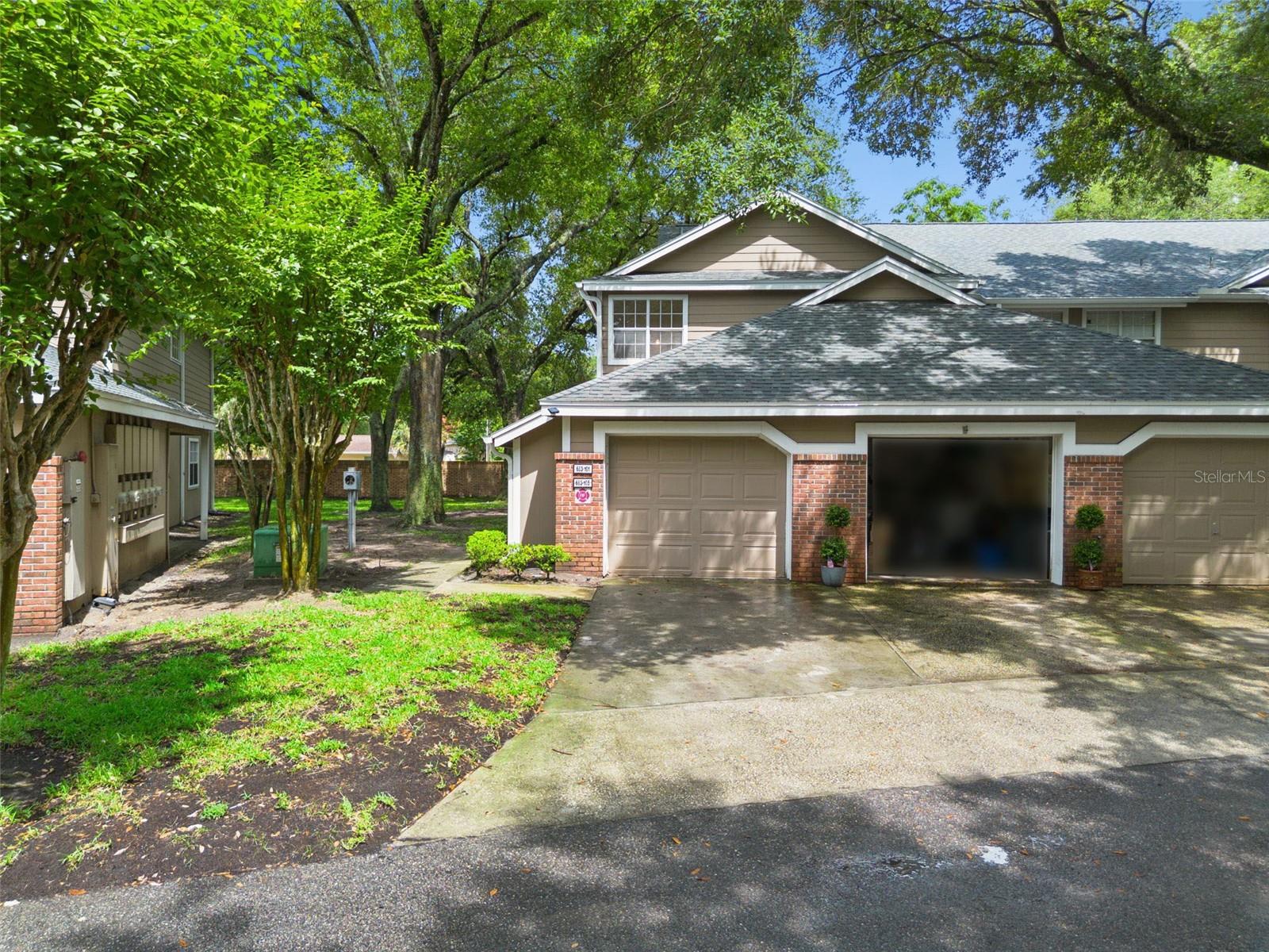 683 POST OAK CIR #105