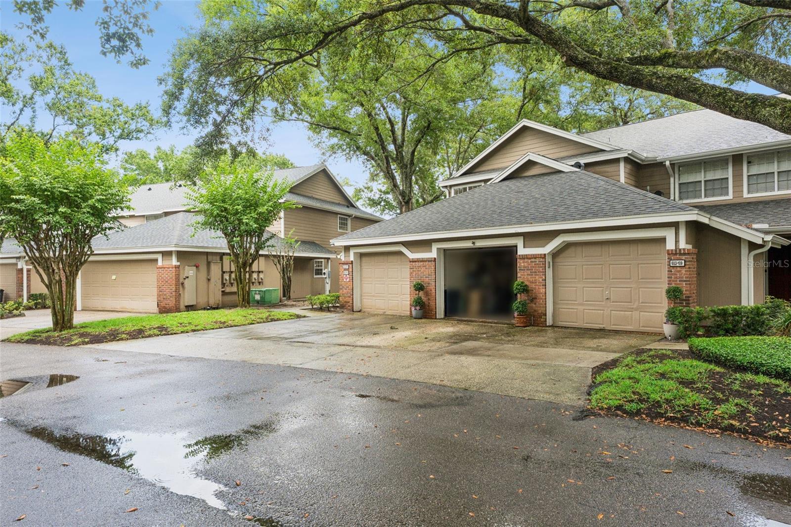 683 POST OAK CIR #105