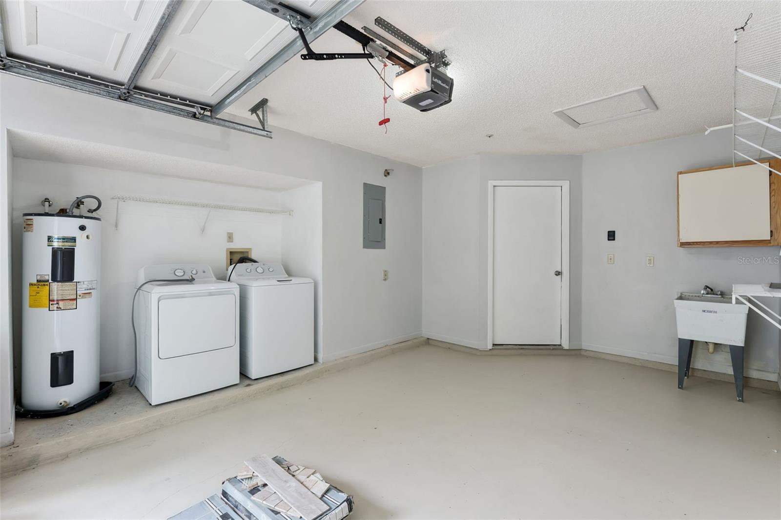 683 POST OAK CIR #105