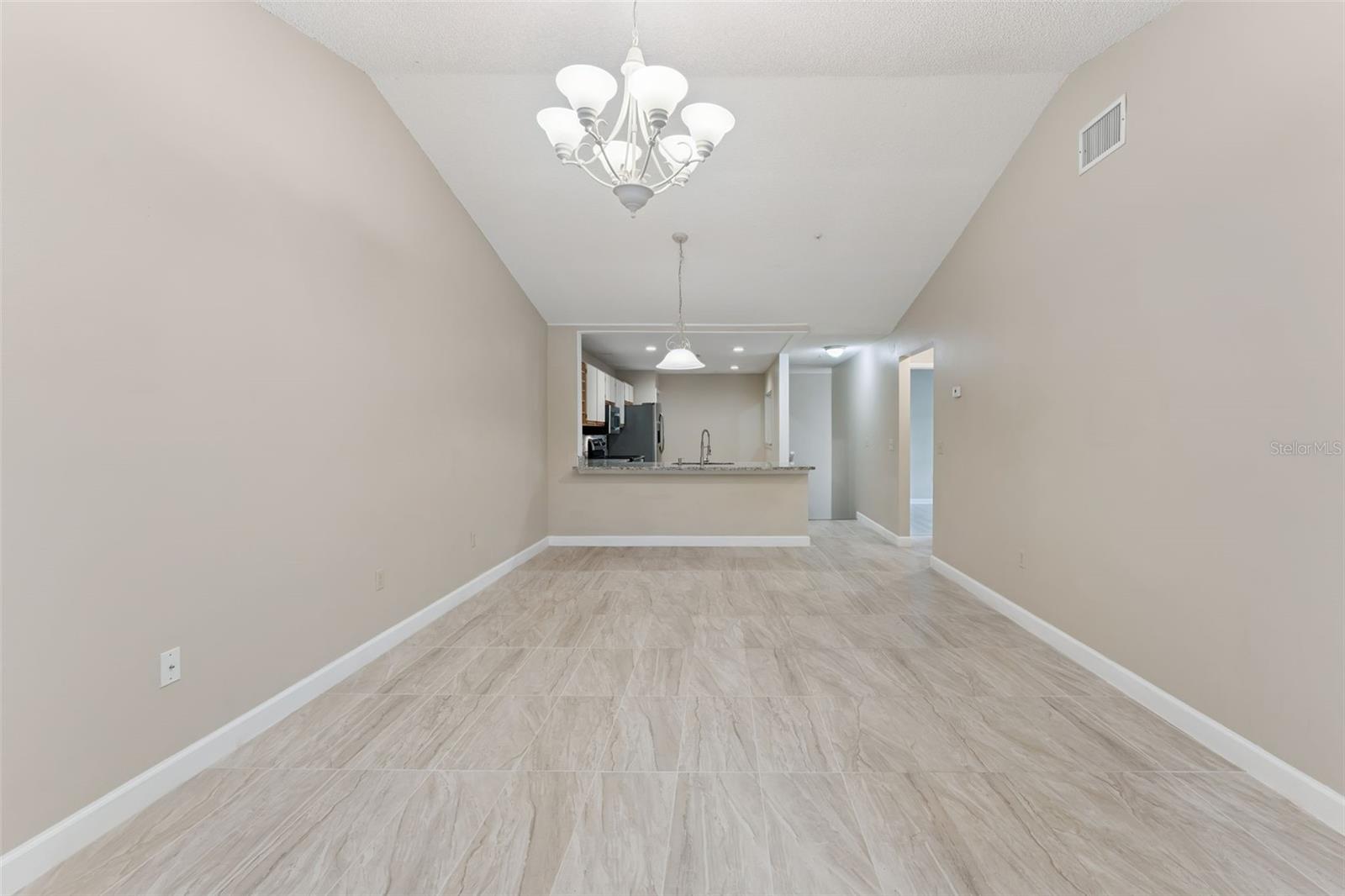 683 POST OAK CIR #105