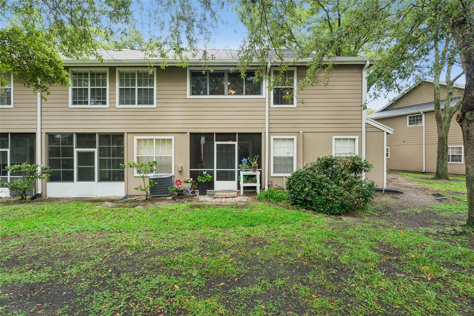 683 POST OAK CIR #105