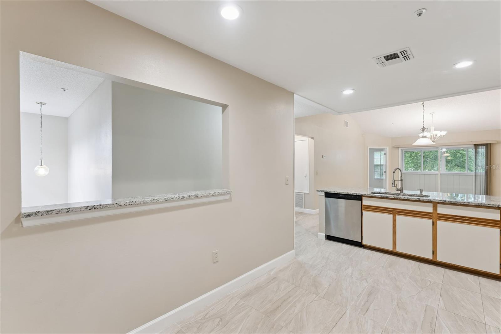 683 POST OAK CIR #105