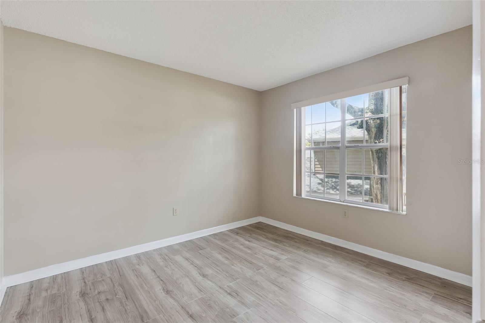 683 POST OAK CIR #105